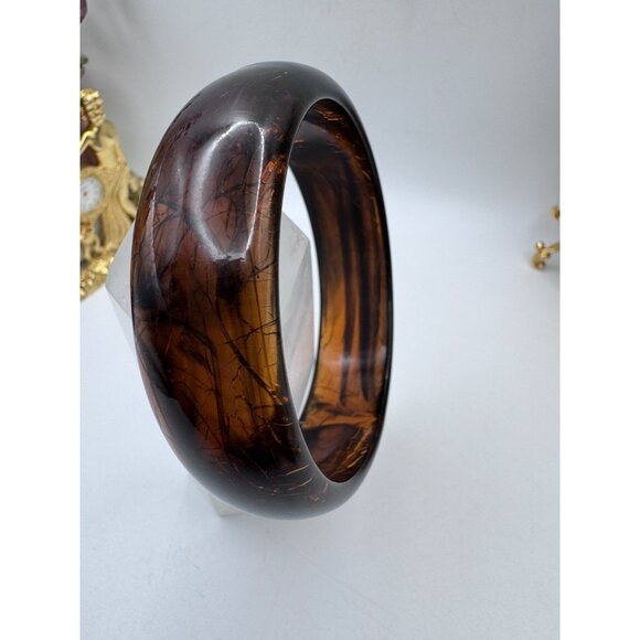 Vintage Lucite Bracelet Bangle Amber and Rootbeer Marble 8.1/4” - Picture 10 of 10